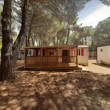 Lux Camp - Mobile Homes In Bi Village Fazana Exterior photo